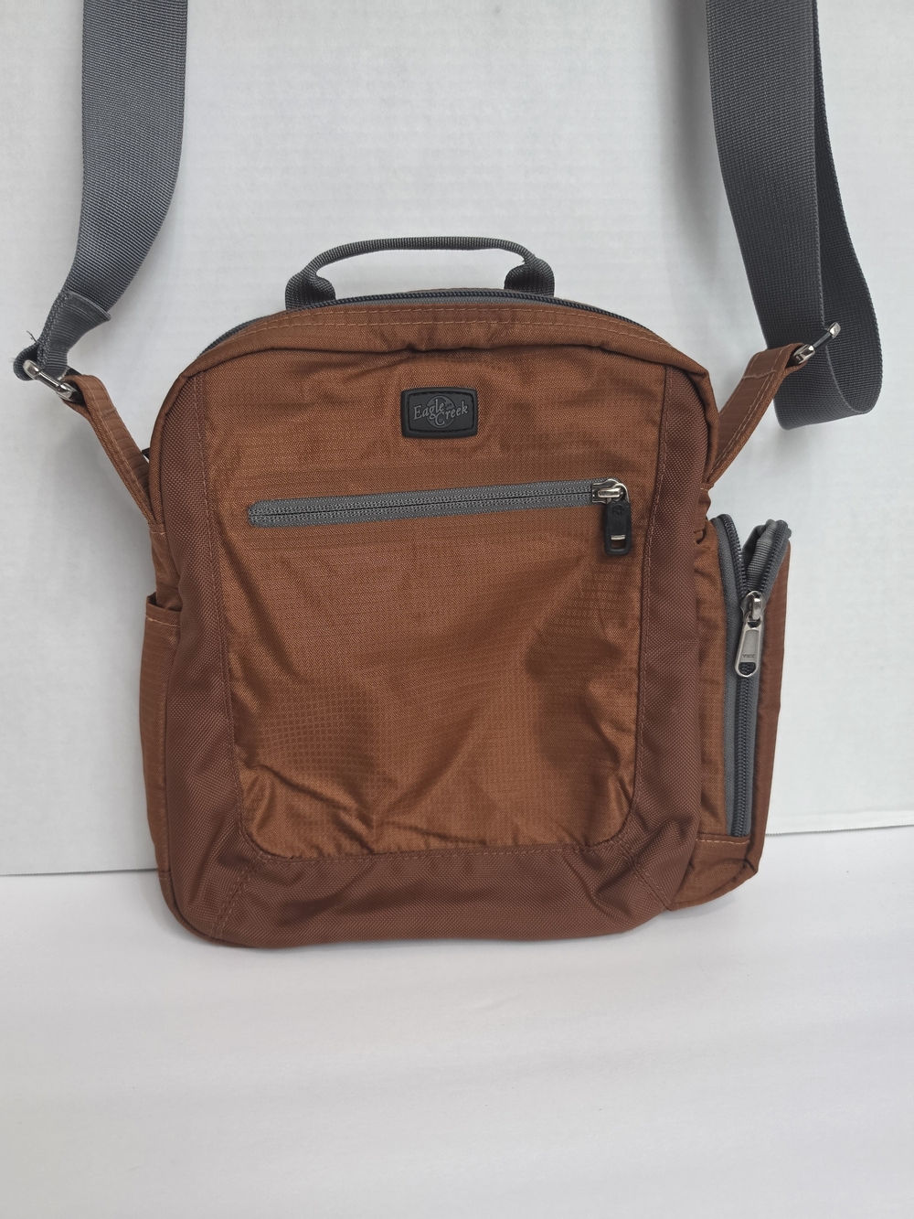 Eagle Creek Men’s Rust Travel Messenger Bag